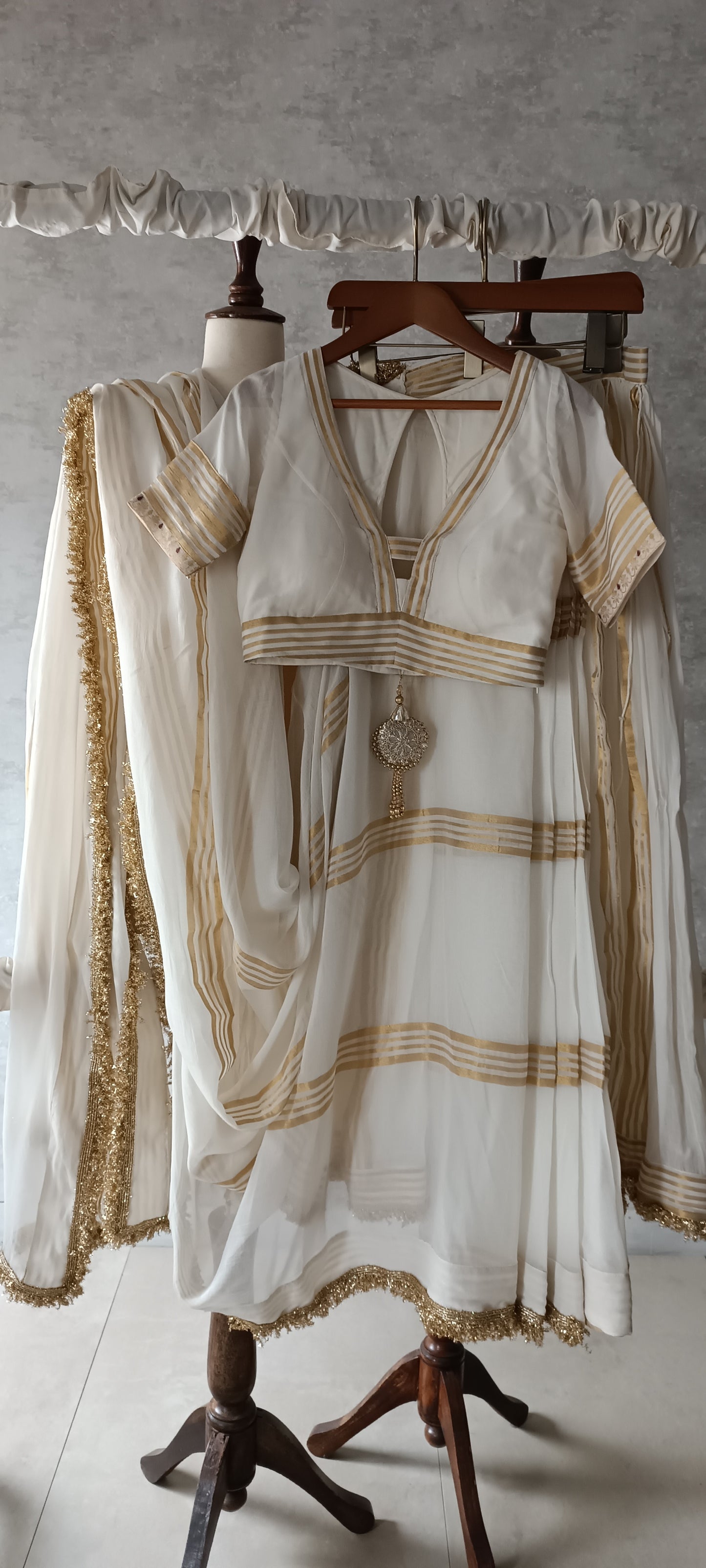 Sari - Dhaka Malmal Ghagra Sari (soft white)