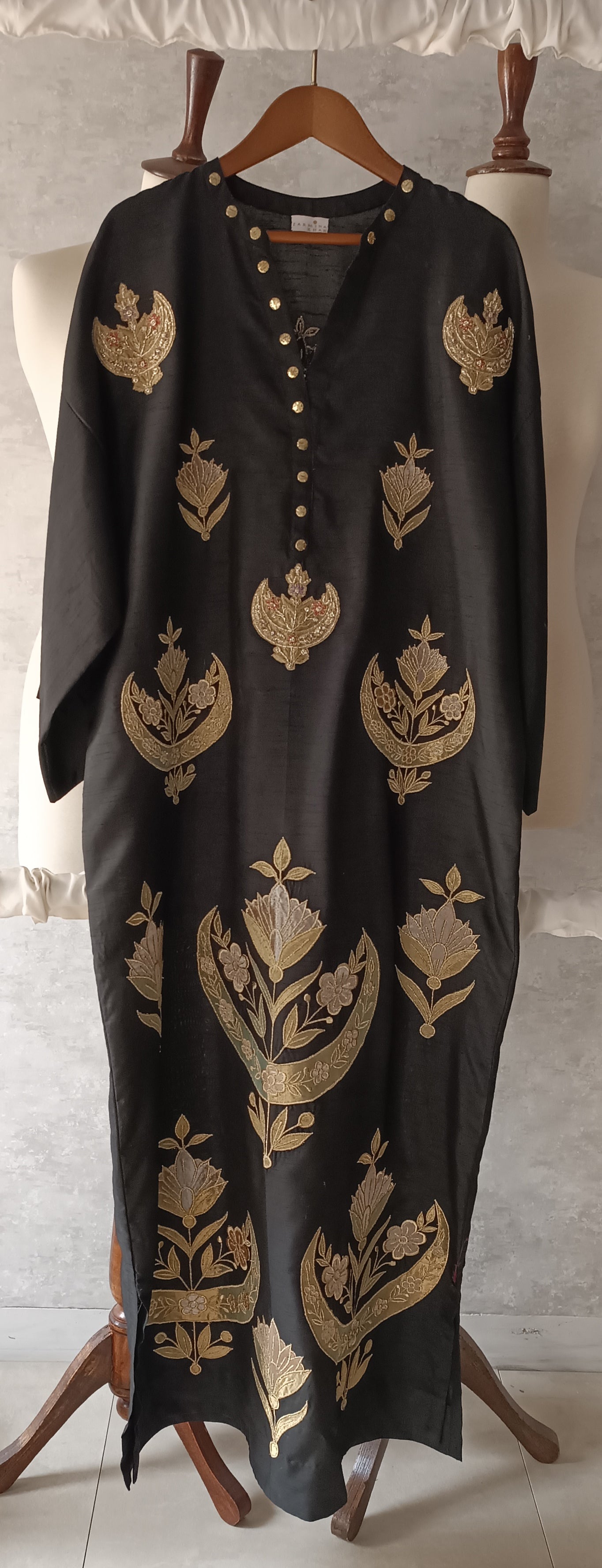 Dholki Edit - Kaftan - Chaand Phool Applique (Black)