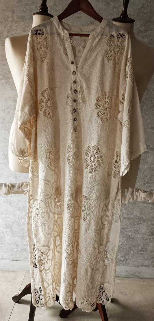 Mani (Autumn Edit) Shades of Ivory - Embroidered Bobbin Lace Flower