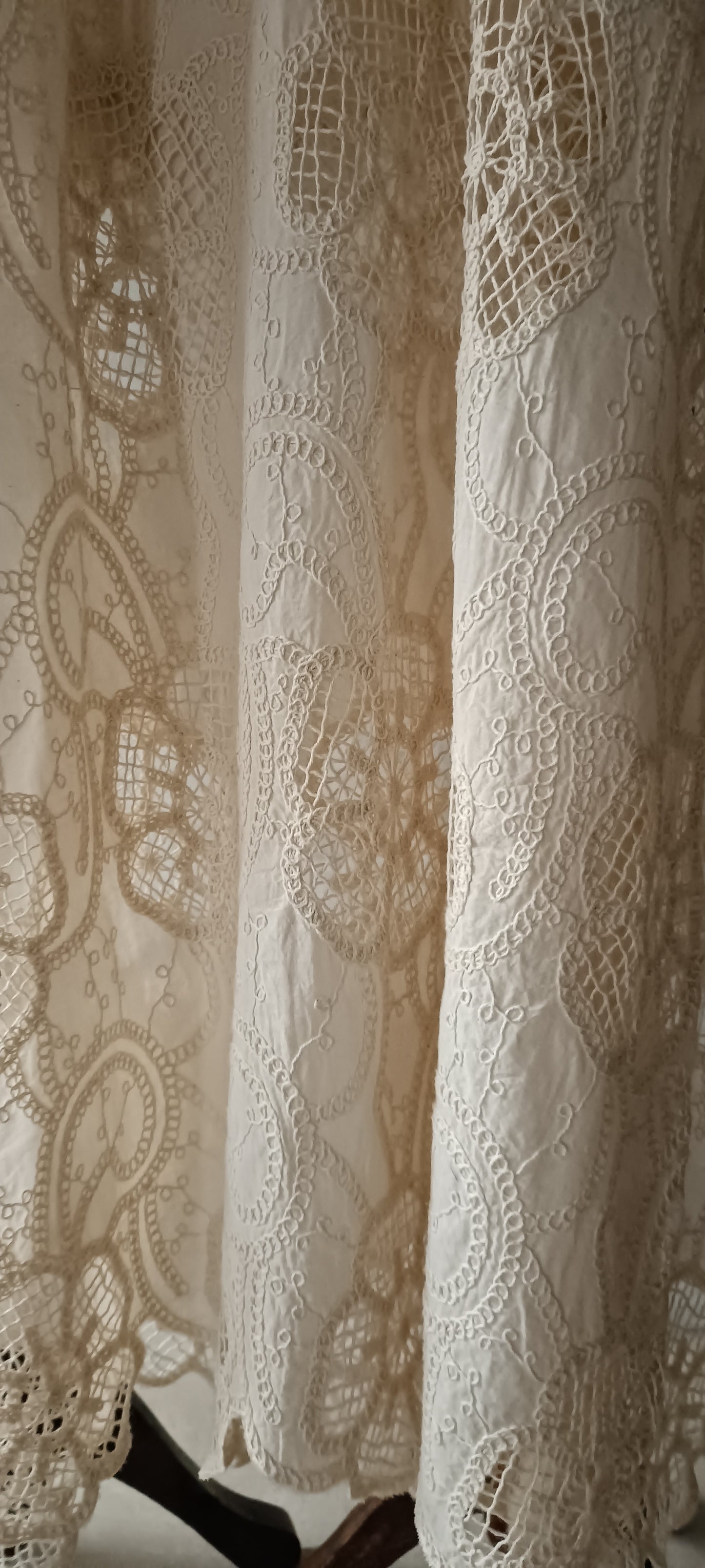 Mani (Autumn Edit) Shades of Ivory - Embroidered Bobbin Lace Flower