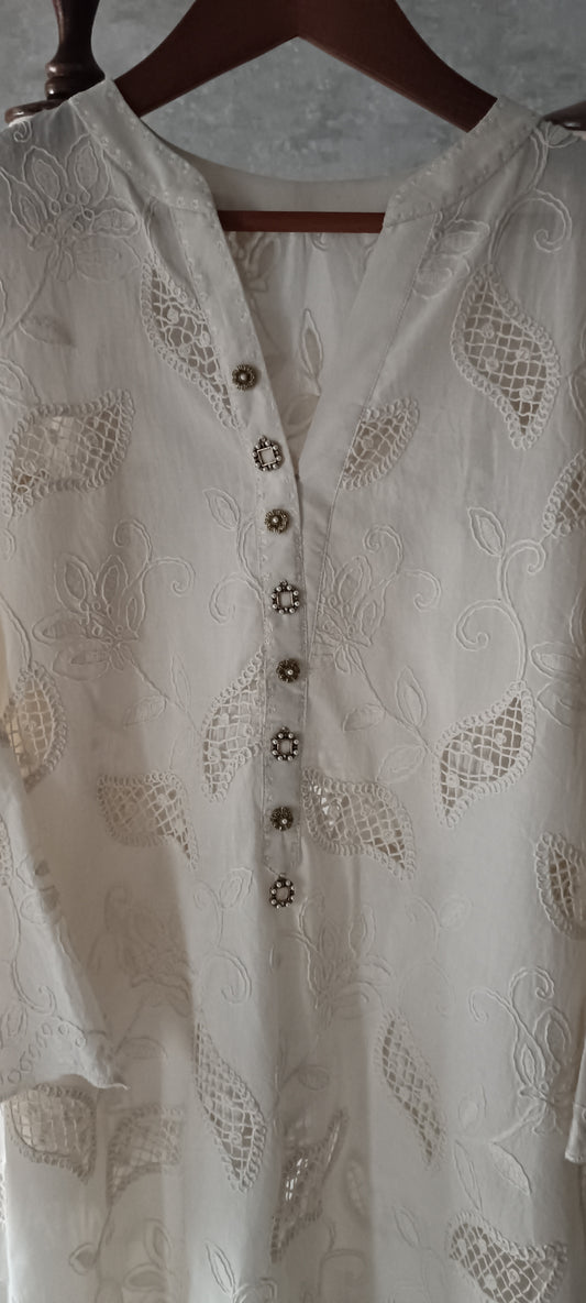 Mani (Autumn Edit) Shades of Ivory - Embroidered Bobbin Lace Leaf