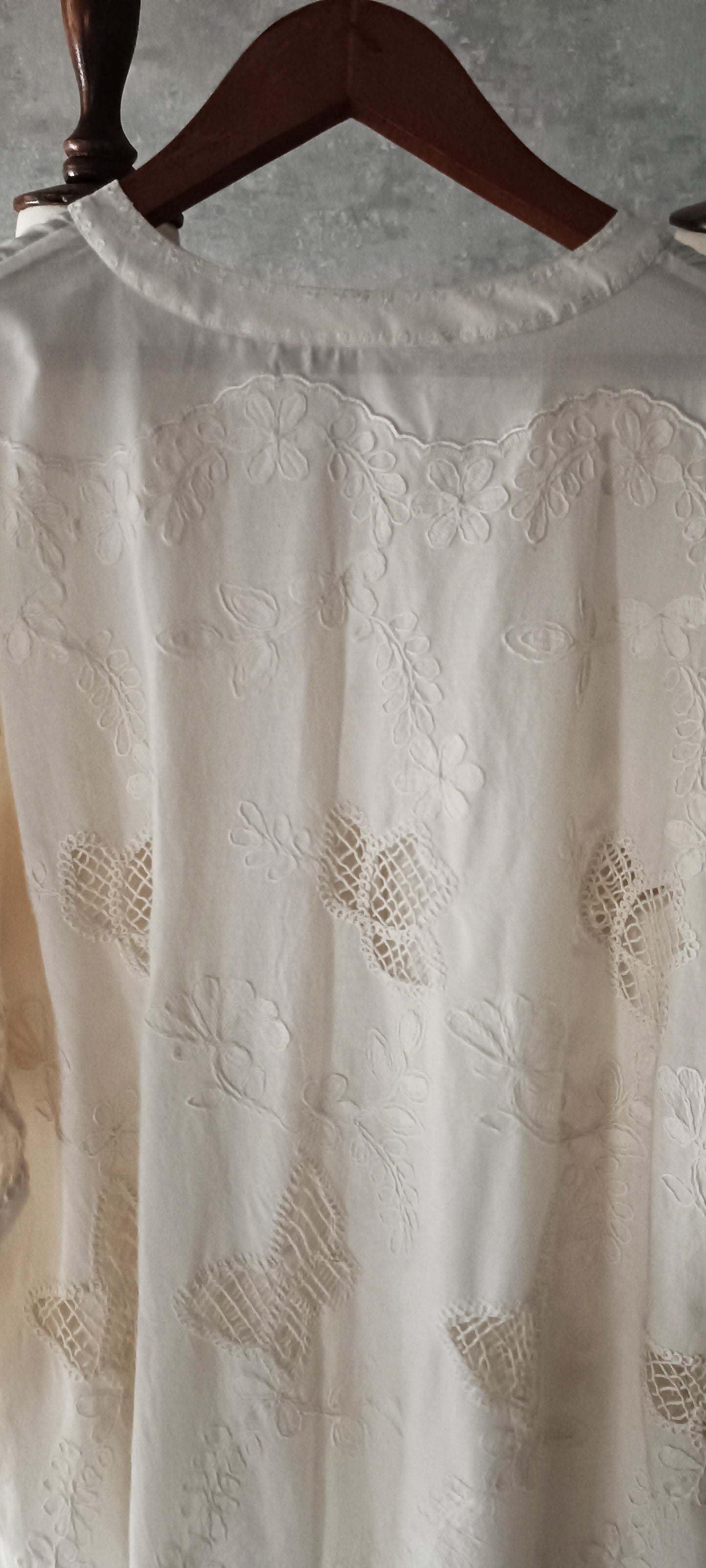 Mani (Autumn Edit) Shades of Ivory - Embroidered Bobbin Lace Butterfly