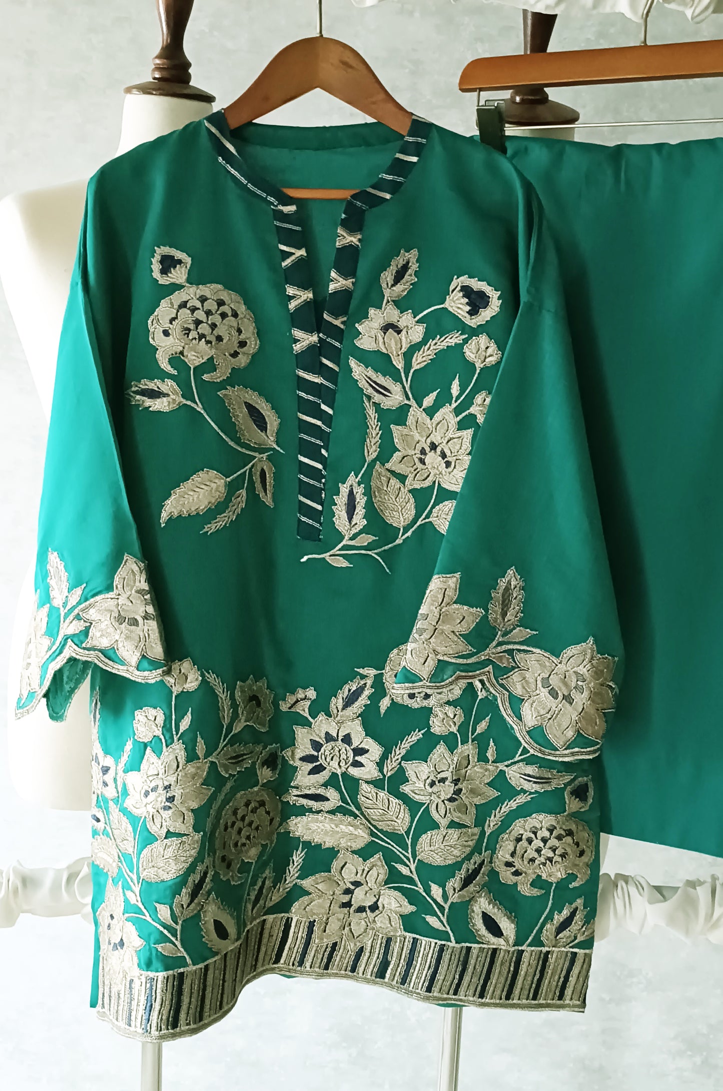Mani (Autumn Edit) Pure Chanderi - Emerald Orchard
