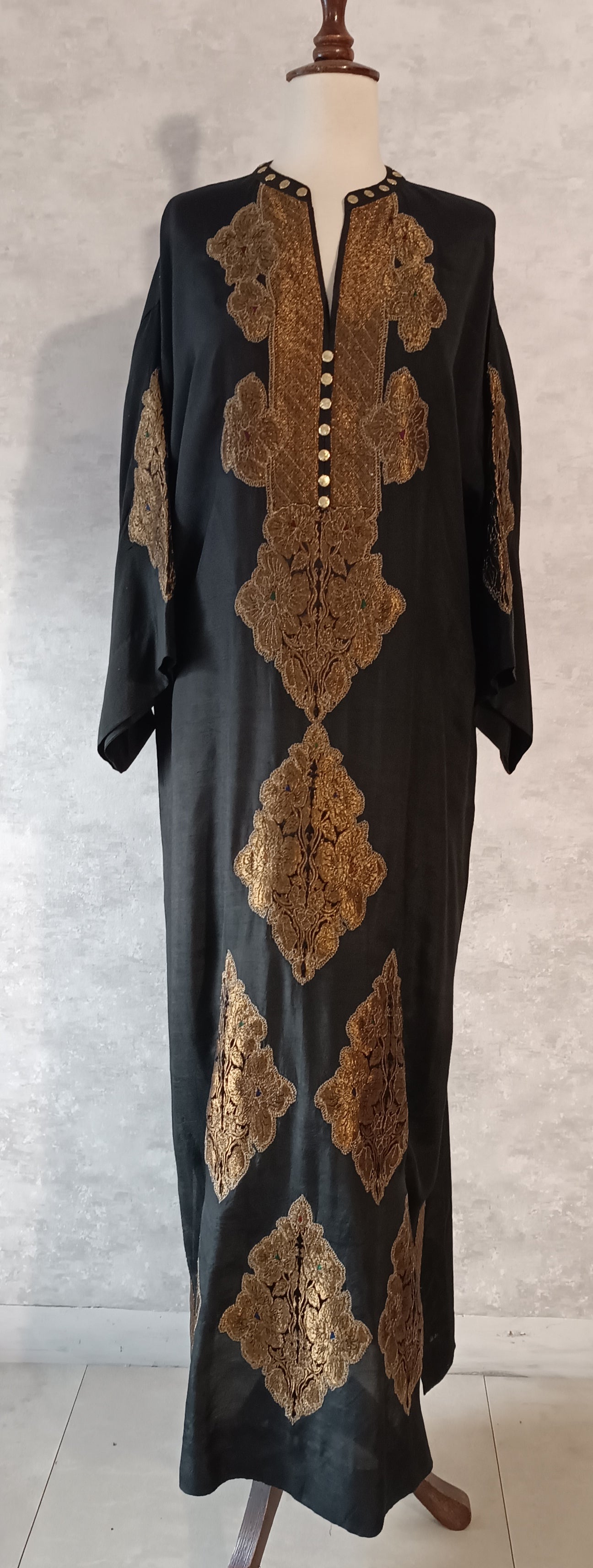 Dholki Edit - Pure Maple Raw Silk Kaftan Kimkhawab Applique - Black