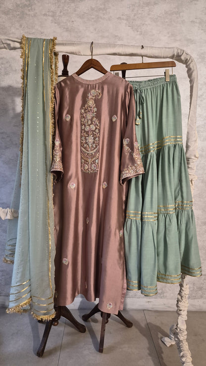 Lavendar Heritage Paisely