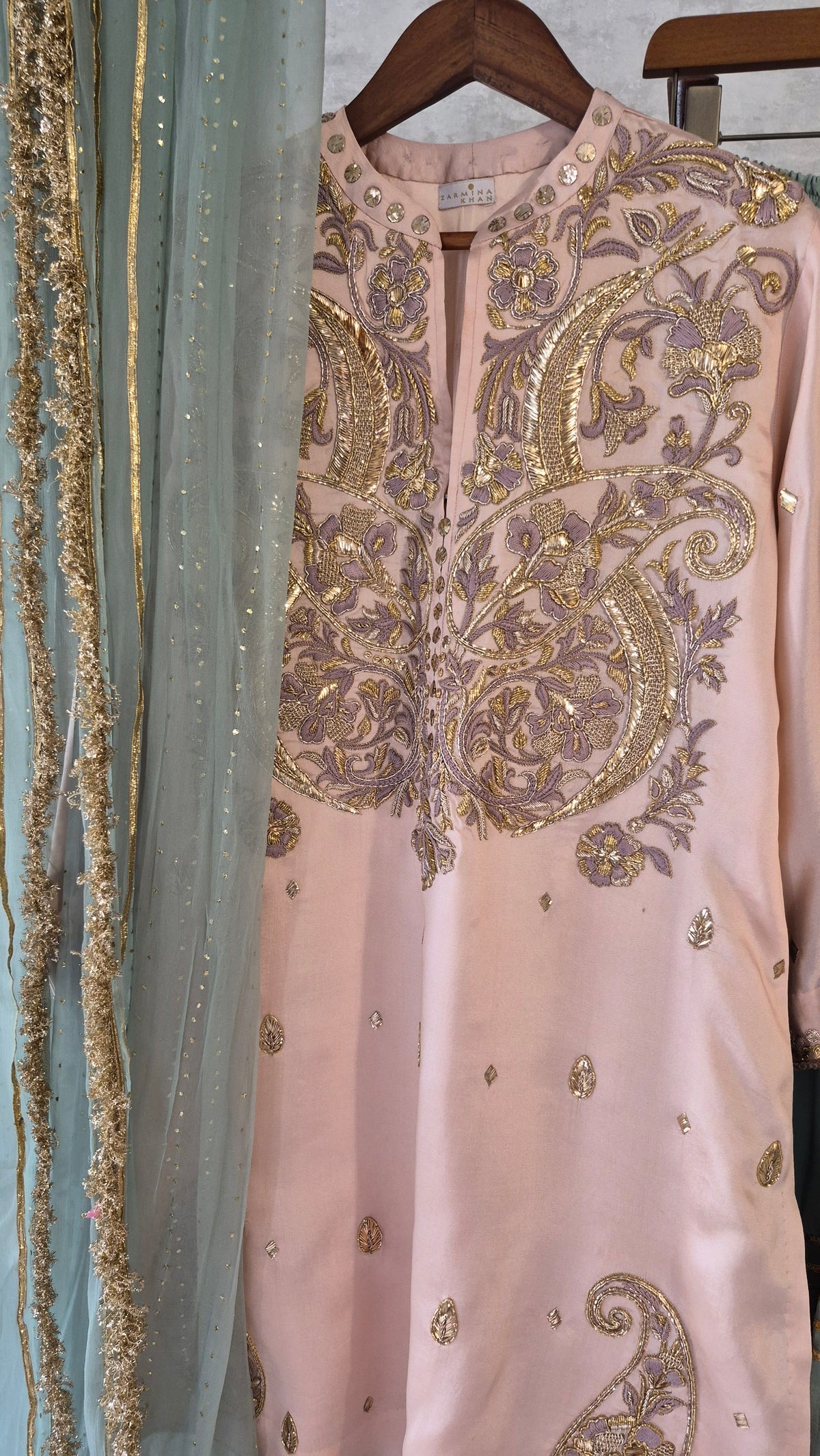 Roseate Heritage Paisely